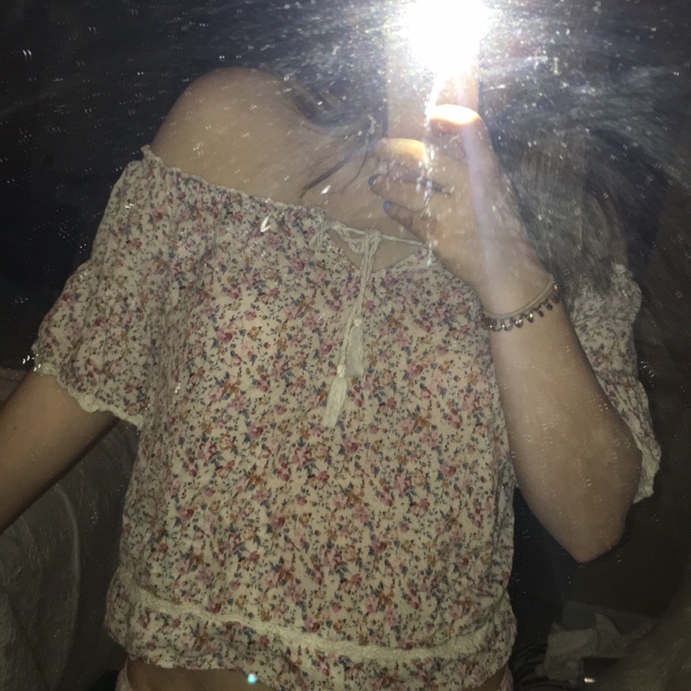 American eagle off the shoulder top